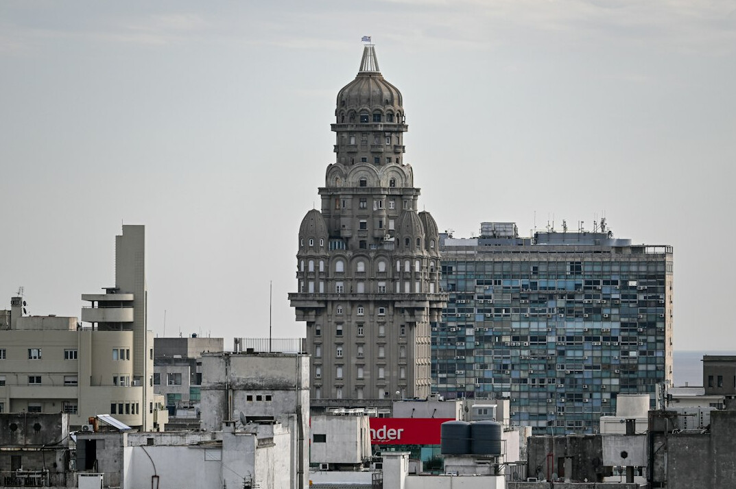 Palacio Salvo building in Montevideo at dusk